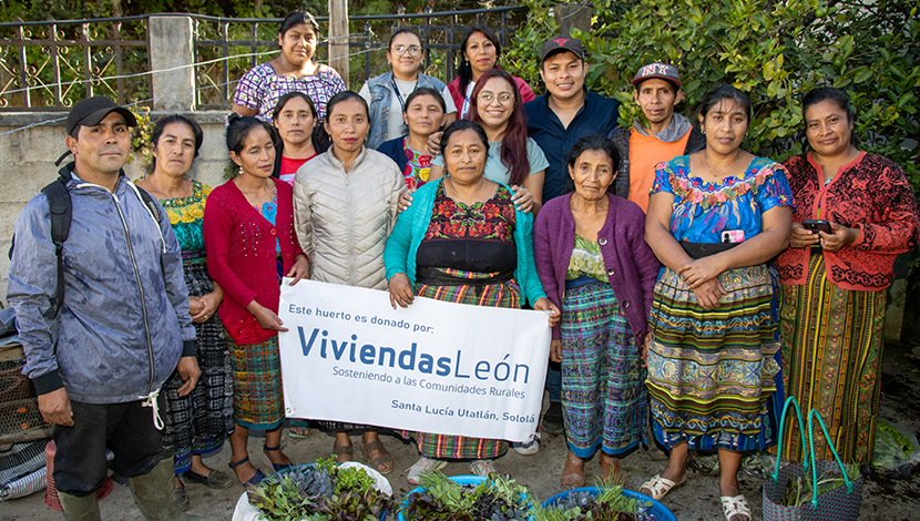 Group of Los Planes participants in Guatemala, helping to scale our farms program